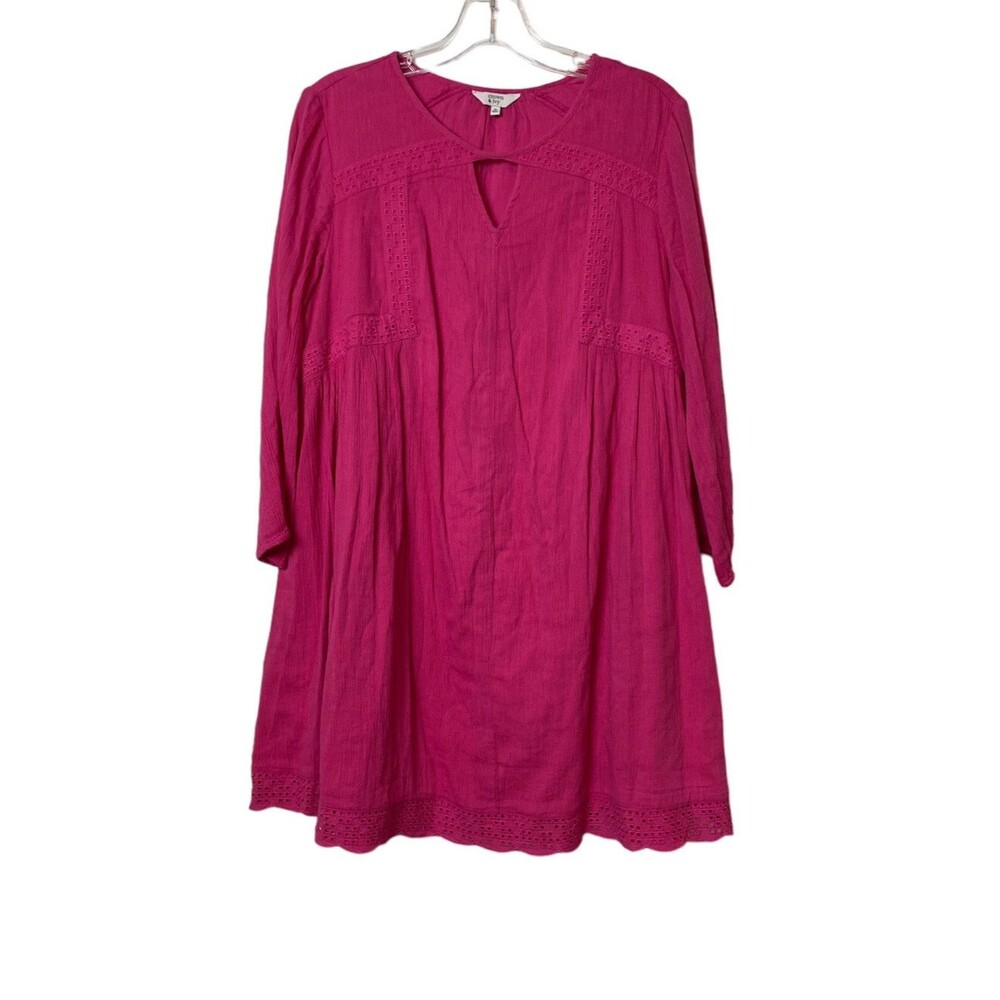 Crown & Ivy Dress Size M Women Hot Pink Eyelet Keyhole 3/4 Sleeve Boho Scalloped